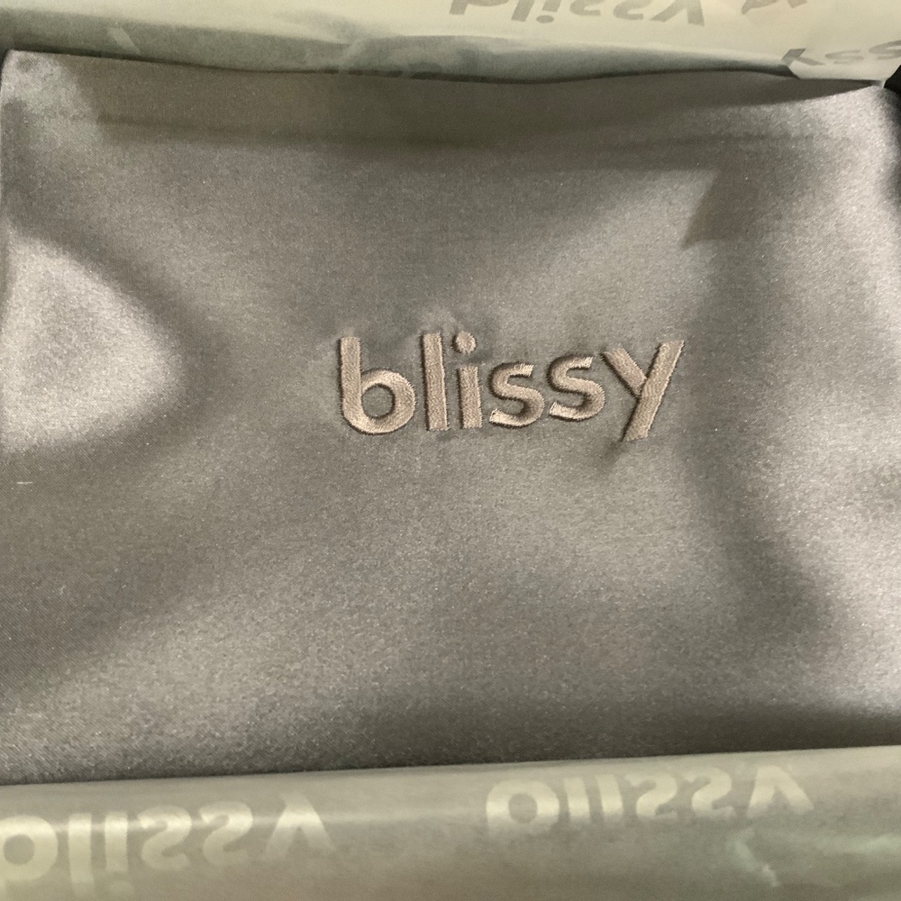 Blissy 100% pure Mulberry Silk Pillowcase - Picture 2 of 3
